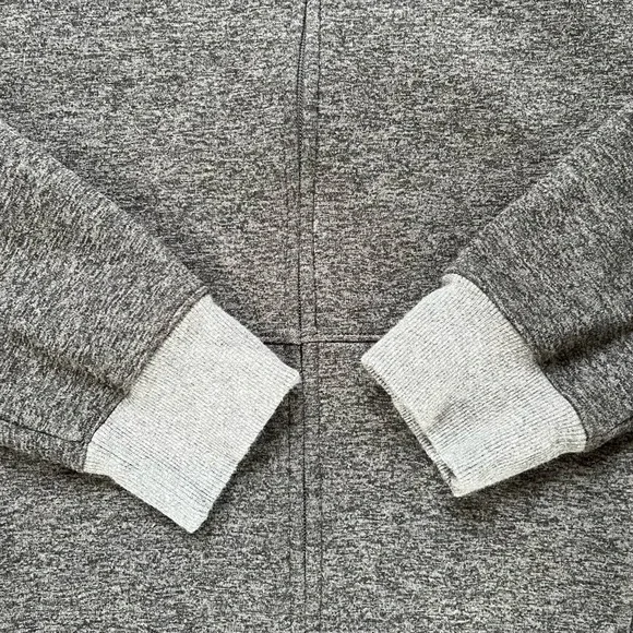 The North Face Men’s Medium Gray Fleece Full Zip Jacket with Shoulder Patch Logo - Picture 4 of 12